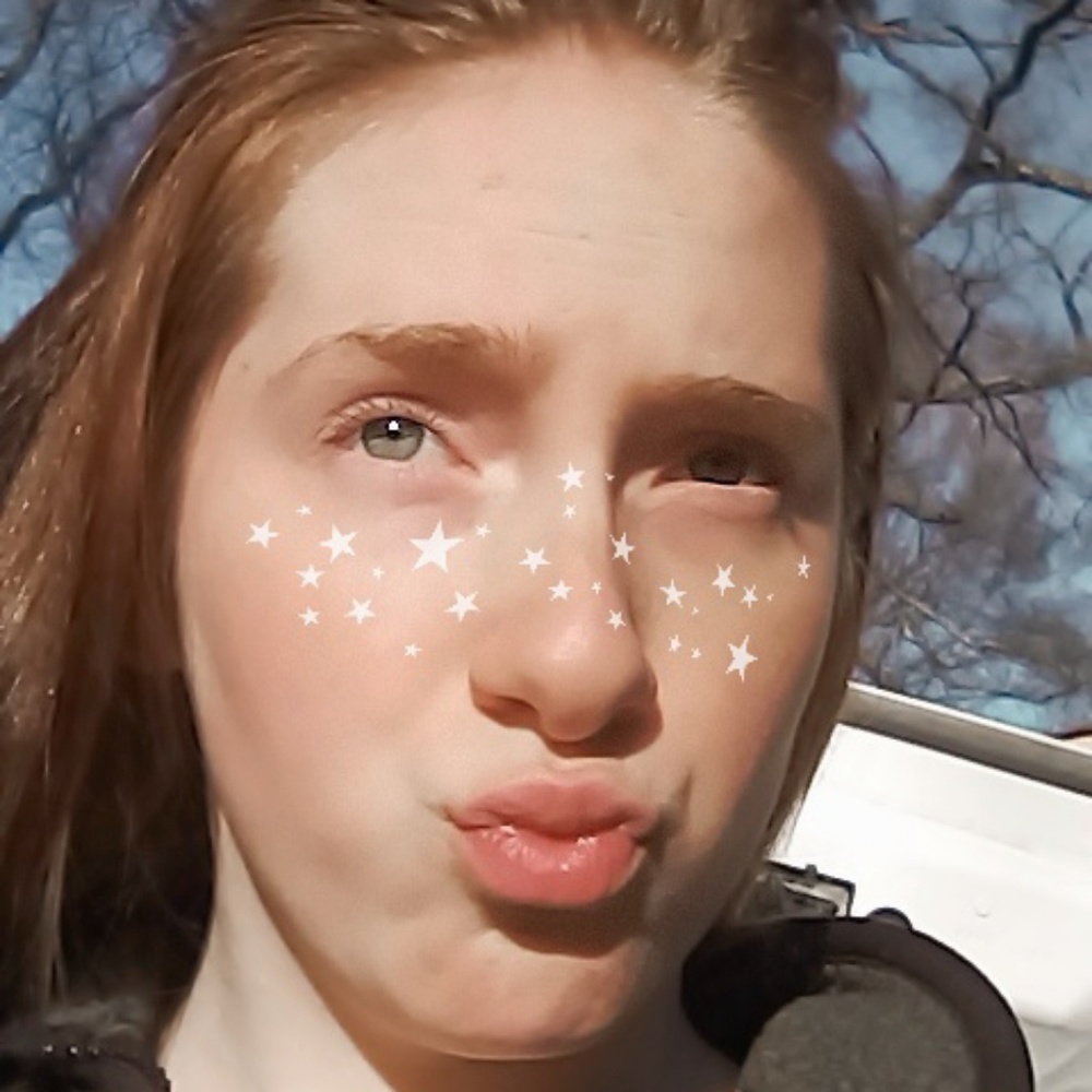 Meet your Posher, Caroline